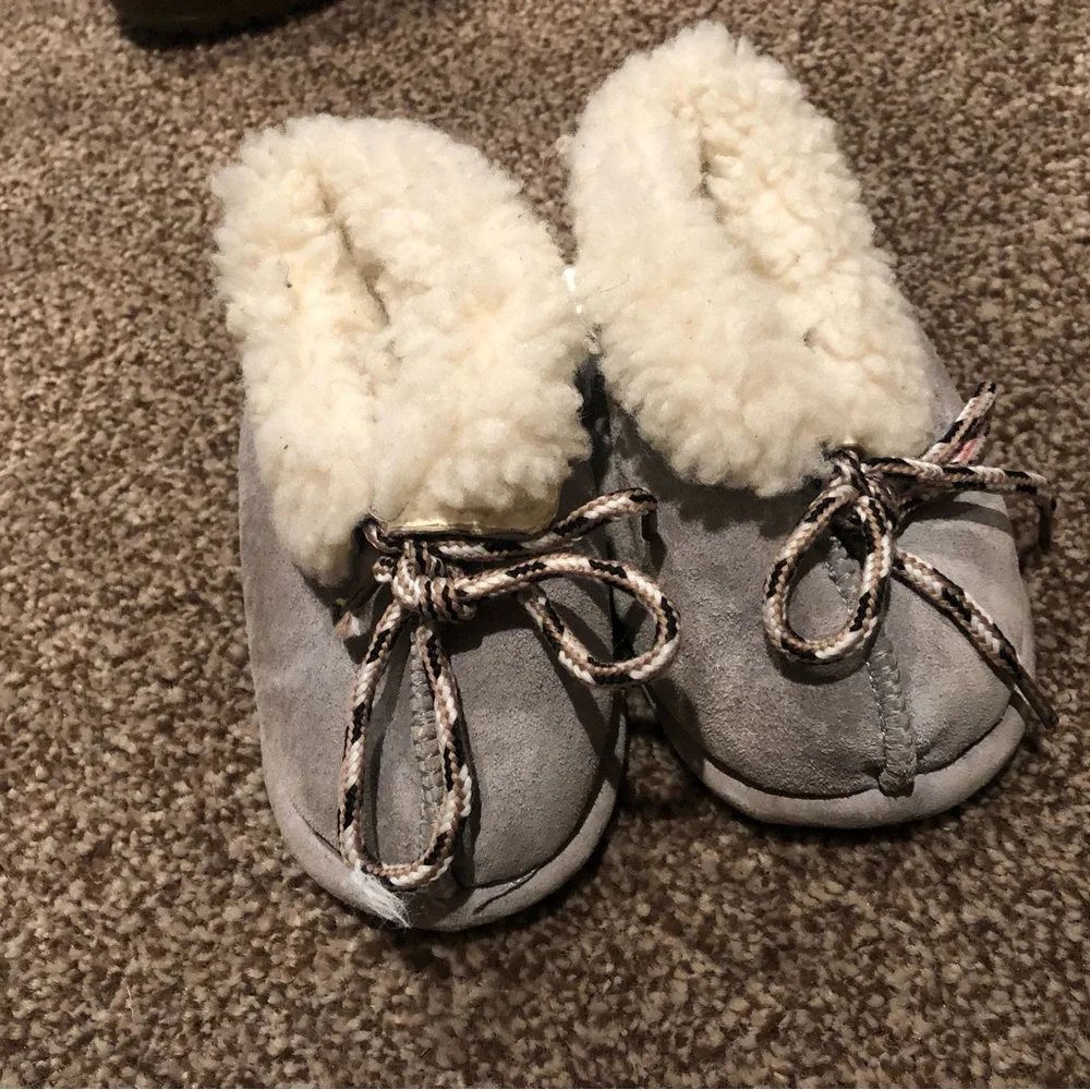 The Woolworks baby 5 unisex leather shearling wool sheepskin slippers moccasins